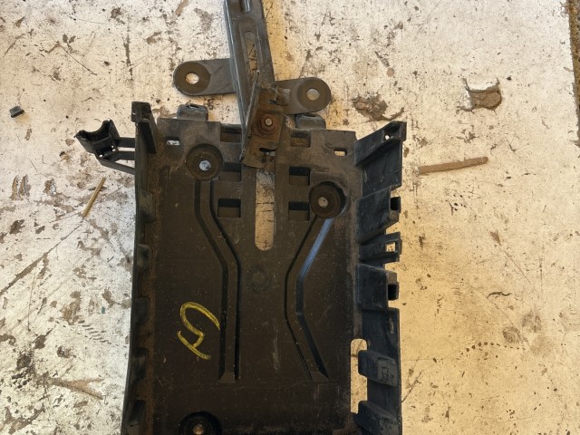 Opel Corsa E 2014-2019 1.3 cdti Akkumulátor tartó, tálca Használt