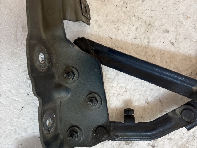 Opel Astra J 2009-2015 Motorháztető zsanér Használt fekete 