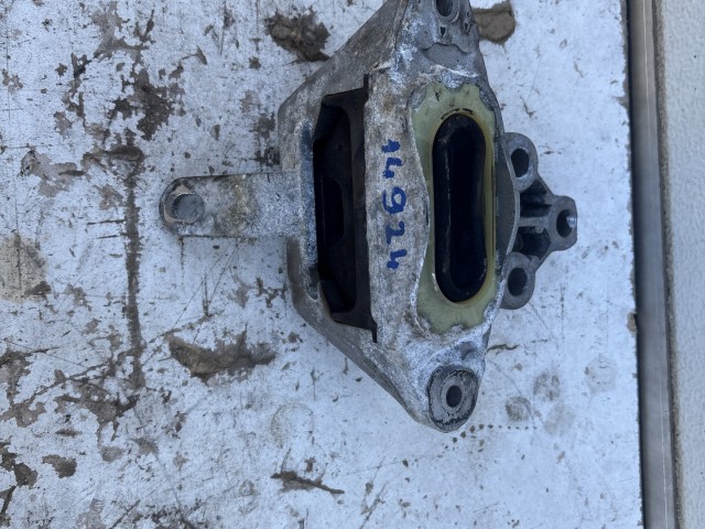 Opel Astra J 2009-2015 1.6 Benzin motortartó bak