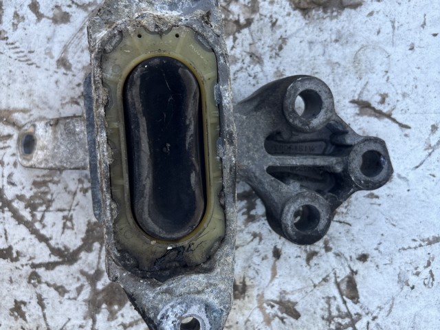 Opel Astra J 2009-2015 1.7 cdti a17dtr motortartó bak