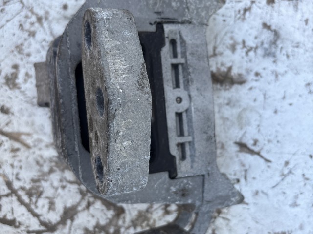 Opel Zafira C 2.0 cdti motortartó bak