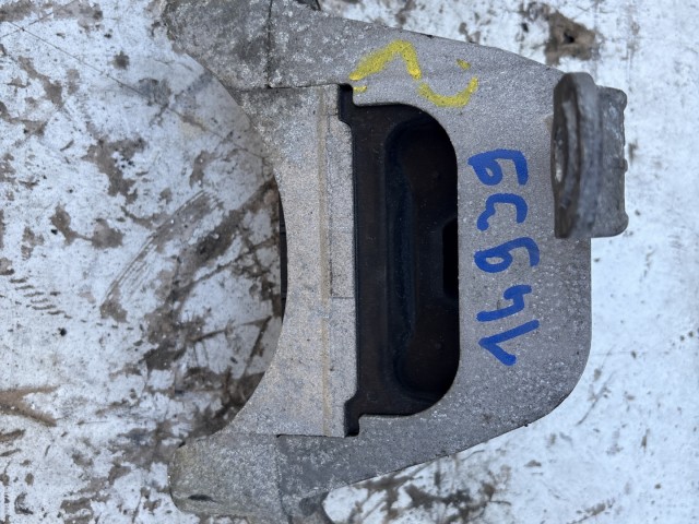 Opel Zafira C 2.0 cdti motortartó bak