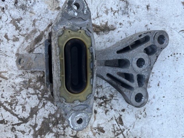 Opel Zafira C 2011-2017 2.0 cdti motortartó bak