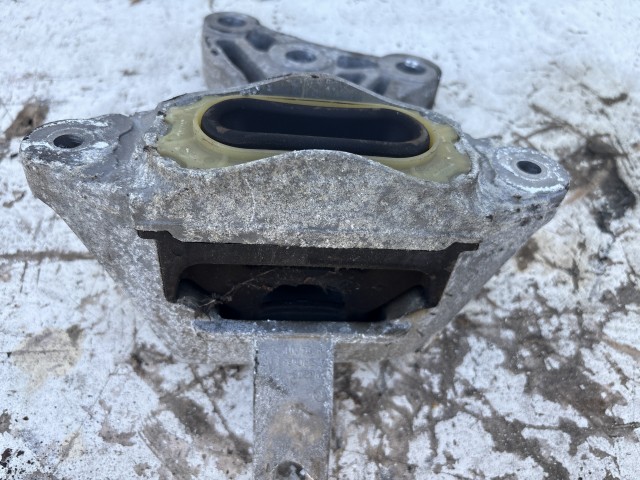 Opel Zafira C 2011-2017 2.0 cdti motortartó bak