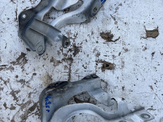 Opel Antara 2006-2015 Motorháztető zsanér Használt szürke 