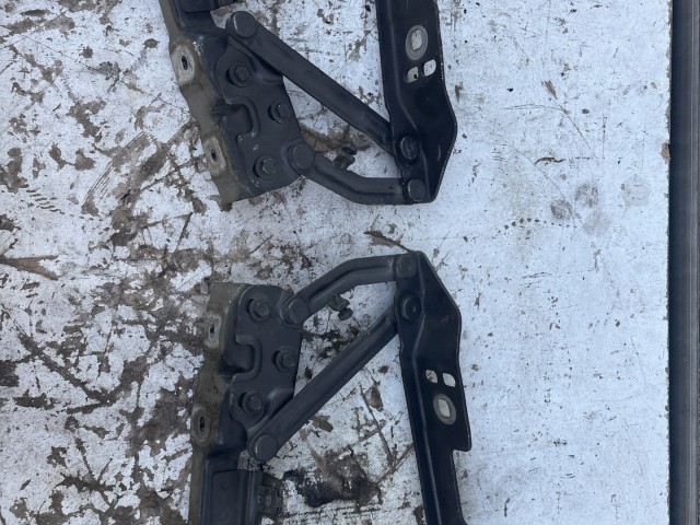 Opel Astra J 2009-2015 Motorháztető zsanér Használt fekete 