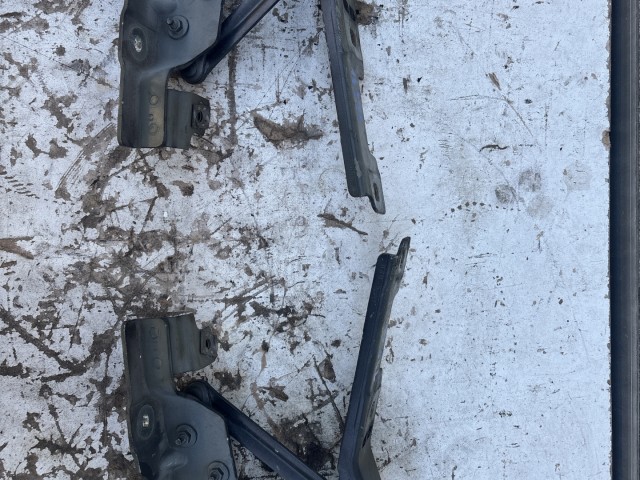 Opel Astra J 2009-2015 Motorháztető zsanér Használt fekete 