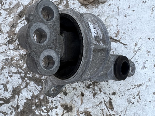 Opel Meriva B 2010-2017 motortartó bak