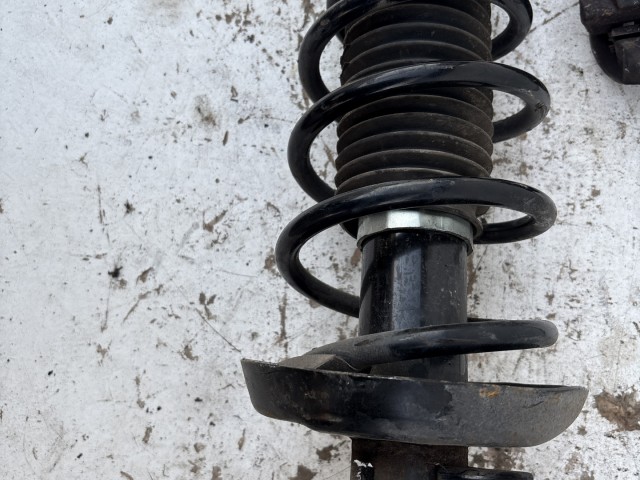 Opel Astra J 2009-2015 2.0 cdti Jobb első Csonkállvány Gólyaláb