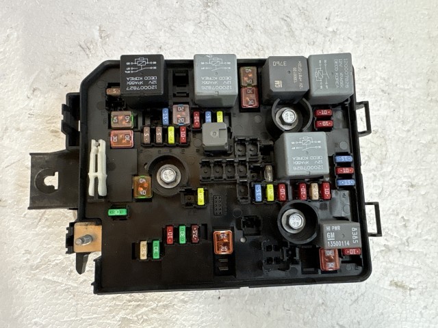 Opel Corsa E 2014- 2014-2019 Motortéri biztosítéktábla Használt