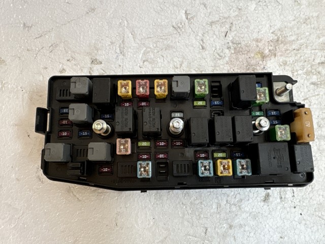 Opel Antara 2006-2015 Motortéri biztosítéktábla Használt