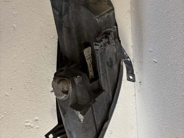 15006 Mitsubishi Colt VI. 2004-2012 Jobb első Lámpa Fényszóró