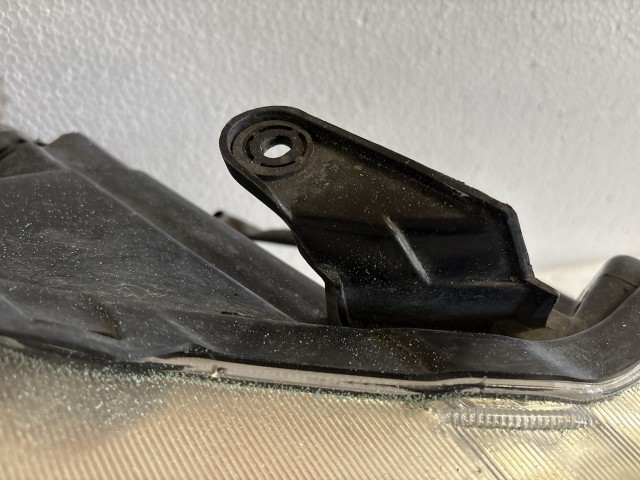 15013 Suzuki SX4 2007-2013 Jobb első Lámpa Fényszóró