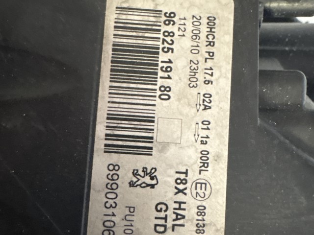 15021 Peugeot 5008  Bal első Lámpa Fényszóró