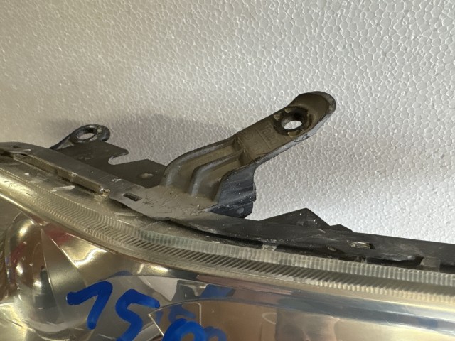 15018 Toyota Auris 2007-2012 Bal első  Lámpa Fényszóró Projektoros