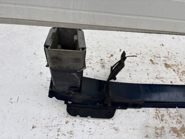 Opel Astra J első Lökhárító merevítő