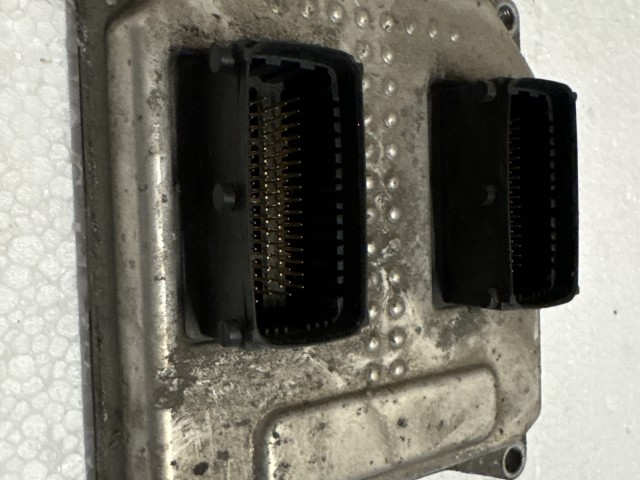 Opel Zafira B 1.8i 16V (A18XER) motorvezérlő