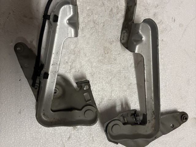 Opel Meriva B 2010-2017 Motorháztető zsanér Ezüst z176