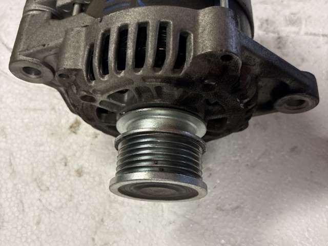 Opel Insignia 2.0 cdti a20dth újszerű Generátor