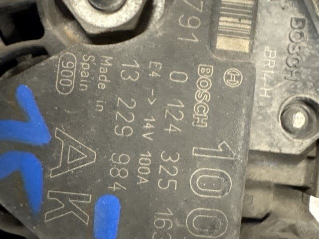 Opel Astra H Zafira B 1.6 Benzin z16xer Generátor