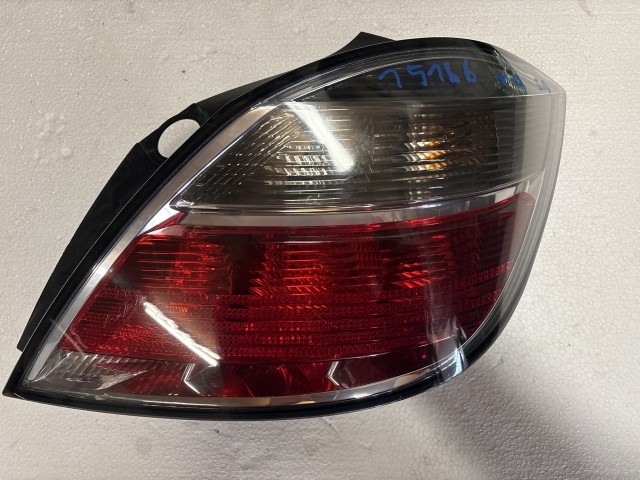 15166 Opel Astra H Facelift Jobb hátsó Lámpa 5 ajtós