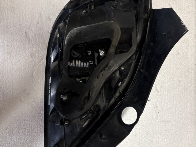 15166 Opel Astra H Facelift Jobb hátsó Lámpa 5 ajtós