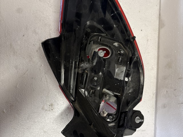 15165 Opel Corsa E Bal hátsó Lámpa 5 ajtós