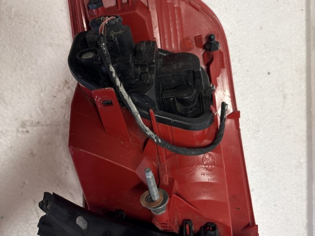 15173 Audi A6 Bal hátsó Lámpa