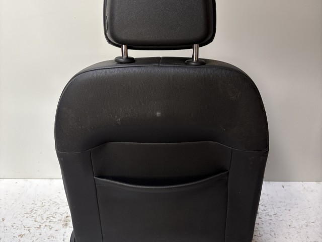 15177 Opel Astra J bal első Ülés bőr Fekete