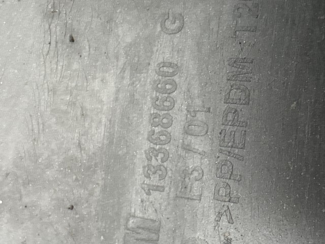 15194 Opel Astra J Facelift Első Lökhárító Fekete Z22C