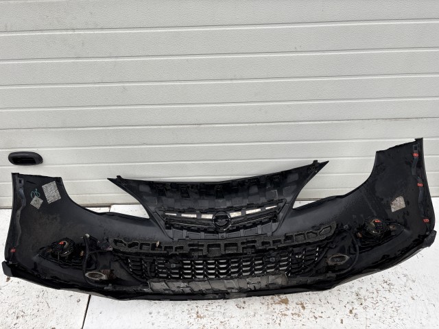 15196 Opel Astra J GTC Első Lökhárító Fekete Z22C