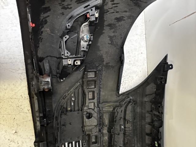 15198 Opel Astra J Facelift Első Lökhárító Grafit Z190