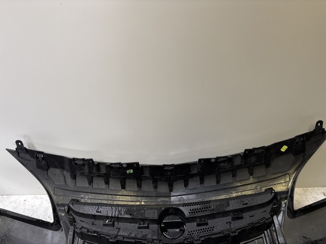 15198 Opel Astra J Facelift Első Lökhárító Grafit Z190