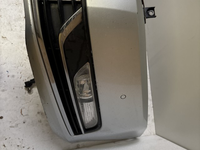 15212 Volkswagen Passat B7 első lökhárító ezüst 4 radaros