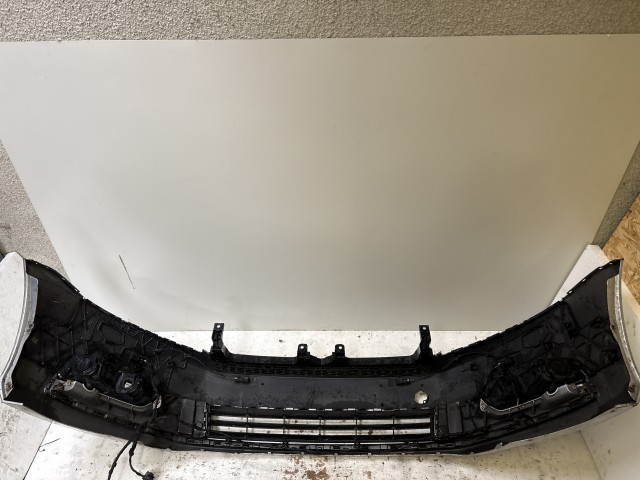 15212 Volkswagen Passat B7 első lökhárító ezüst 4 radaros