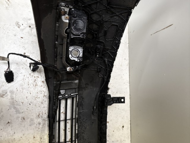 15212 Volkswagen Passat B7 első lökhárító ezüst 4 radaros