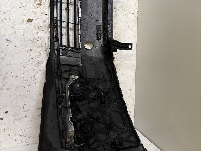 15212 Volkswagen Passat B7 első lökhárító ezüst 4 radaros