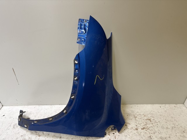 15213 Chevrolet Trax U200 2013 Bal első Sárvédő  Kék