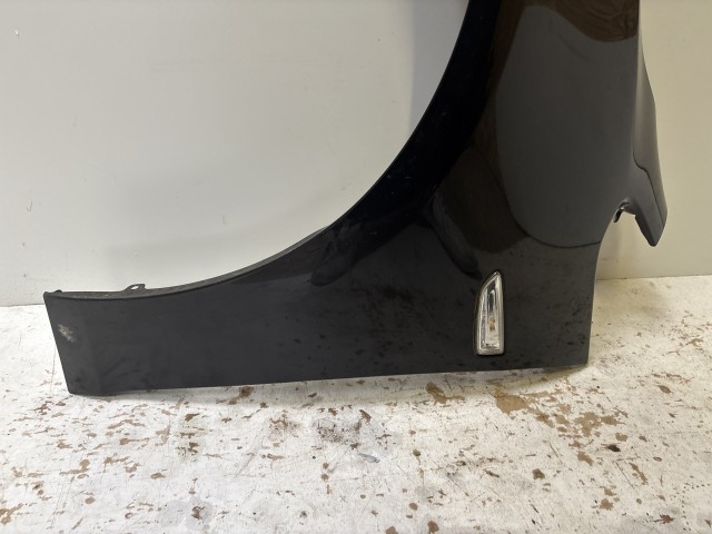 15217 Opel Astra J Bal első Sárvédő Fekete Z22C