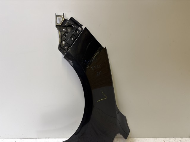 15217 Opel Astra J Bal első Sárvédő Fekete Z22C