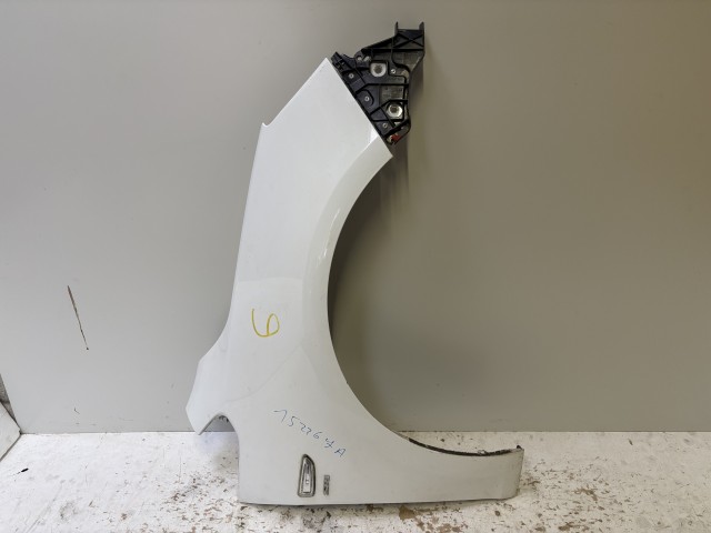 15226 Opel Astra J Jobb első Sárvédő Fehér