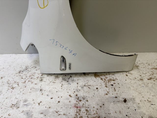 15226 Opel Astra J Jobb első Sárvédő Fehér