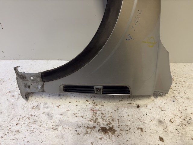 15234 Opel Antara 2006-2015 Bal első Sárvédő Ezüst  Z176