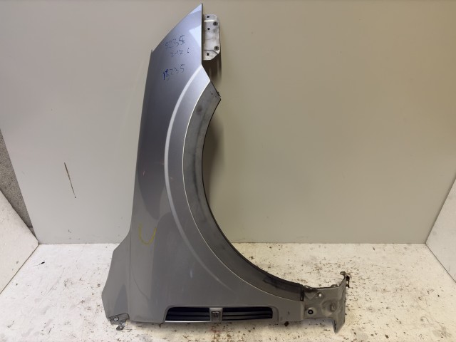 15235 Opel Antara 2006-2015 Jobb első Sárvédő Ezüst  Z176