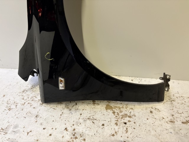 15230 Opel Corsa E Jobb első Sárvédő Fekete Z22C