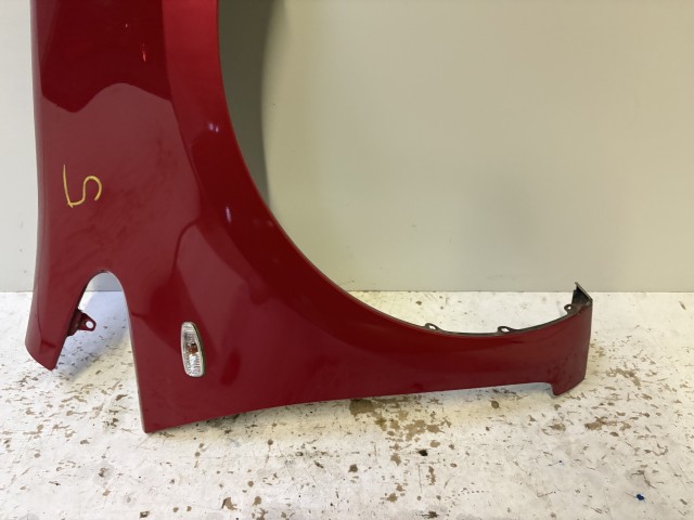 15233 Kia Rio III. 2011-2017 Jobb első Sárvédő Használt Piros