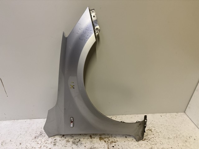 15243 Kia Ceed I. 2006-2012 Jobb első Sárvédő Ezüst 