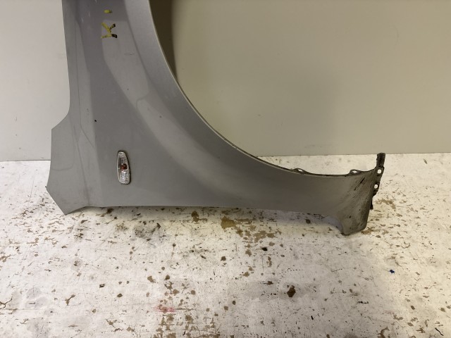 15243 Kia Ceed I. 2006-2012 Jobb első Sárvédő Ezüst 