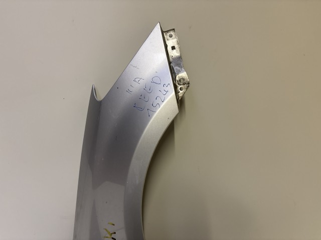 15243 Kia Ceed I. 2006-2012 Jobb első Sárvédő Ezüst 