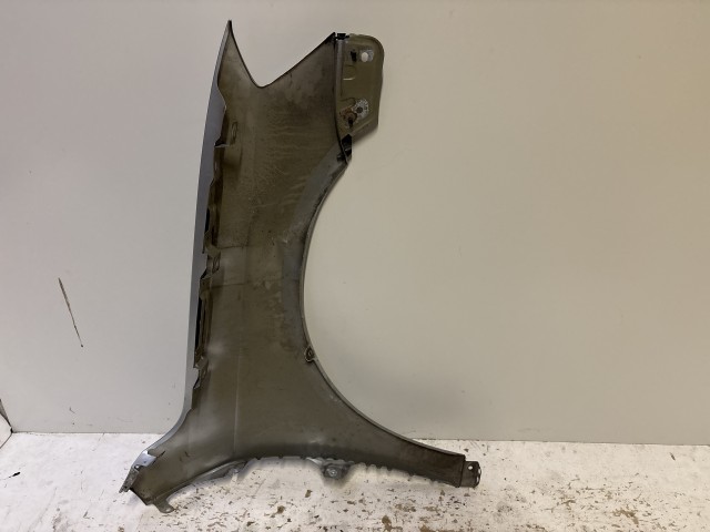 15248 Volkswagen Passat B7 2010-2014 Bal első  Sárvédő Ezüst 